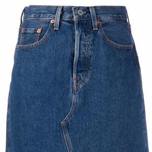 Levi’s high rise deconstructed mini skirt size 25